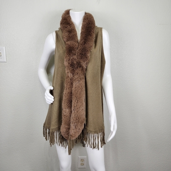 Northern Angel Olive Sleeveless Faux Fur Fringe Vest Cape Size L/XL - Picture 1 of 9